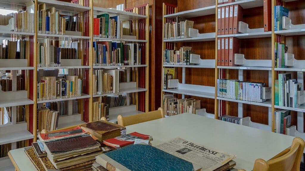 Biblioteca Pública Municipal Pedro  Fernandes Tomás @CMFF