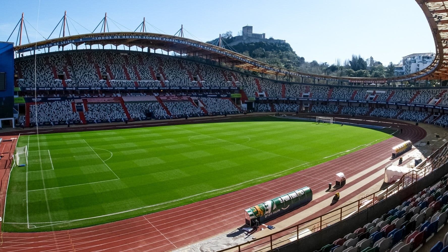 Estádio Municipal Dr. Magalhães Pessoa @CM Leiria