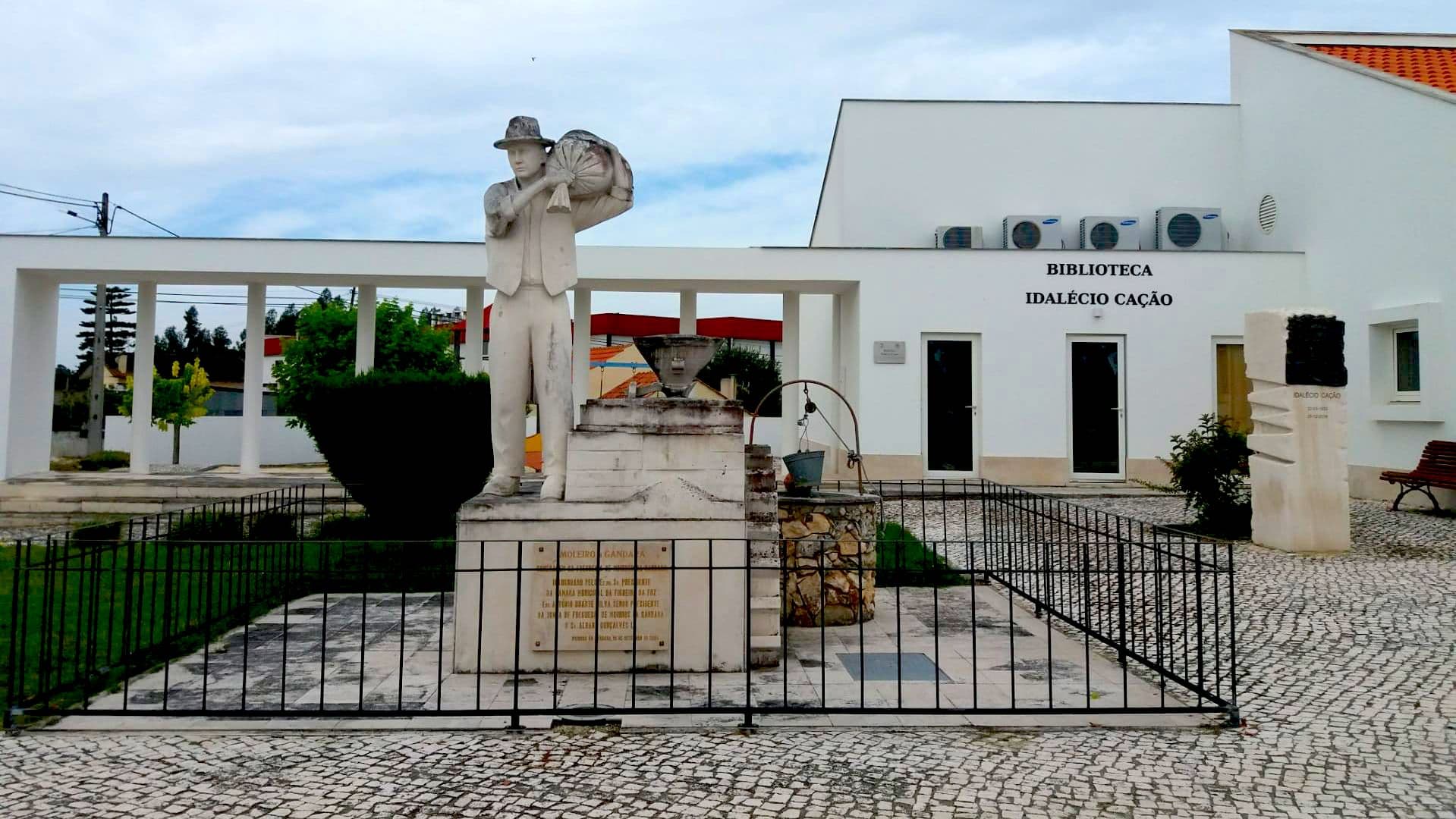 Biblioteca Idalécio Cação - Moinhos da Gândara ©BIC