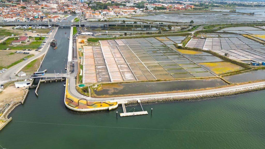 O jornal The Times menciona o “charme particular” que Aveiro partilha com cidades como Veneza ou Amesterdão, pelos seus canais @CM Aveiro