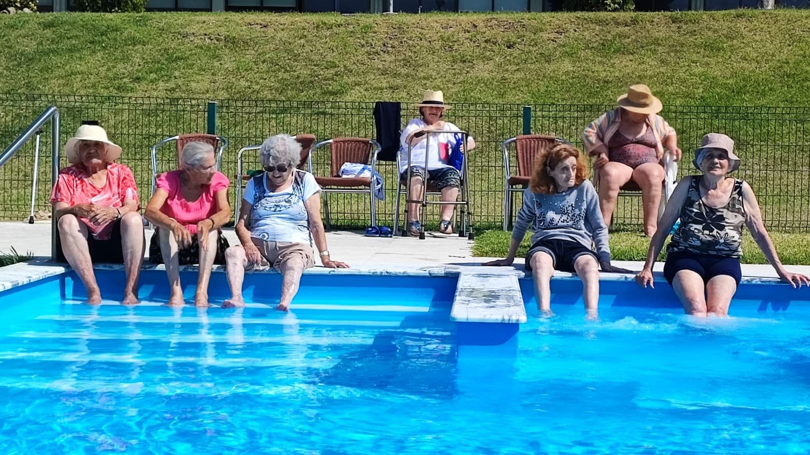 Utentes da Misericórdia - Obra da Figueira da Foz na piscina da instituição @MOF