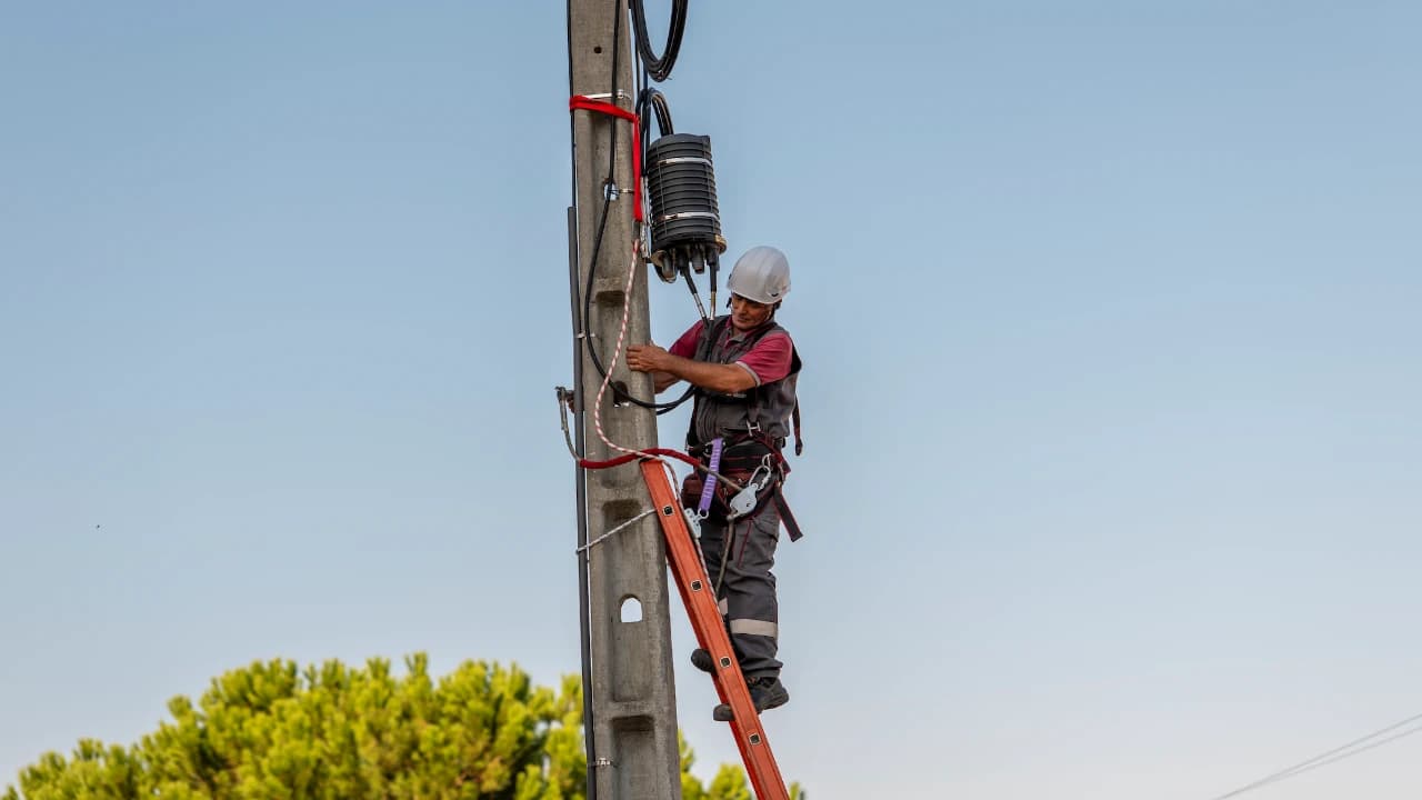 Reforço de fibra ótica @DR