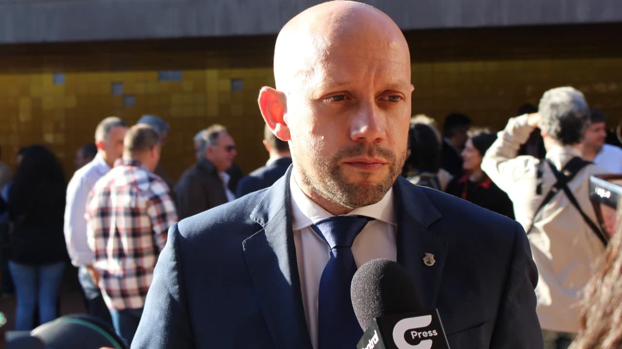 Eduardo Santos @Central Press