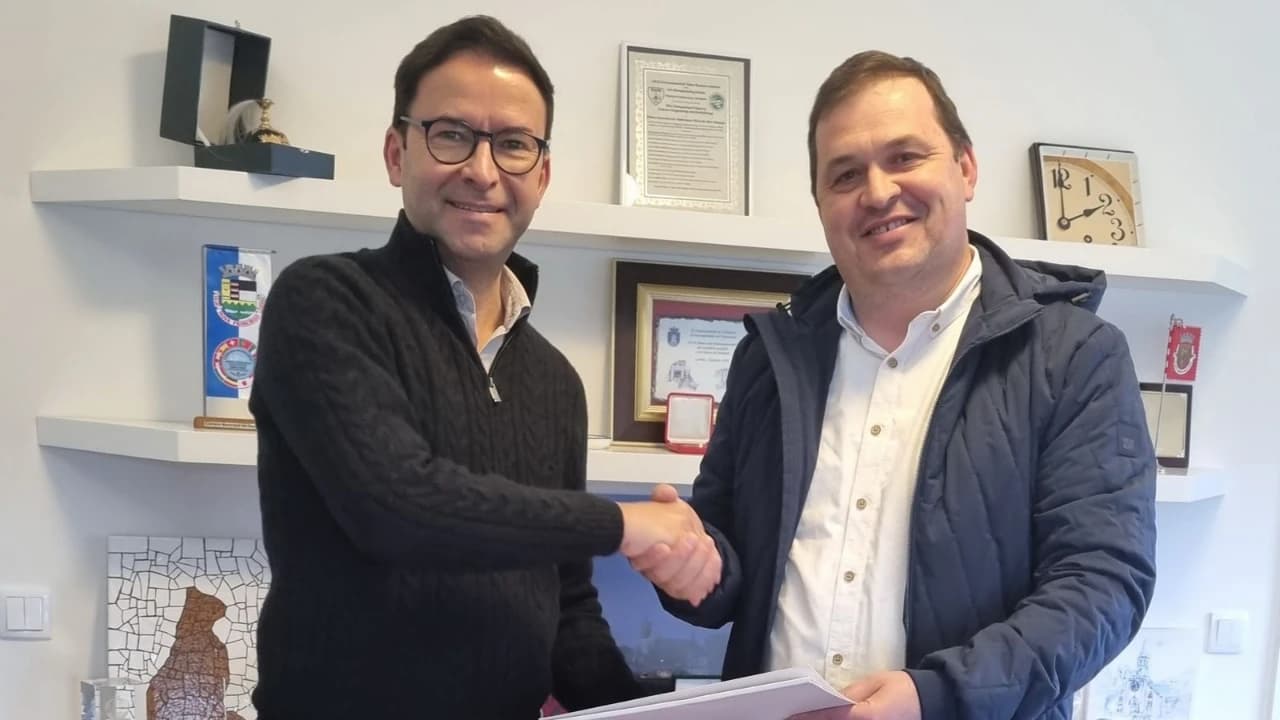 Assinatura do contrato de consignação @CM Penacova 