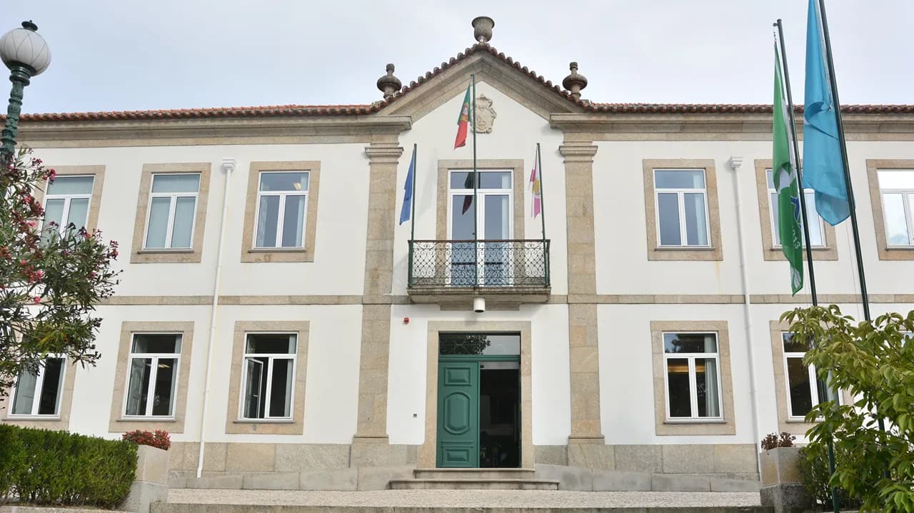 Edifício Câmara Municipal Oliveira do Hospital ©CMOH