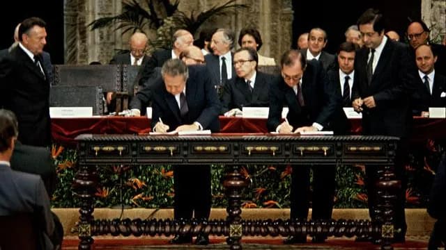 Assinatura da adesão de Portugal À UE ©Gov_PT