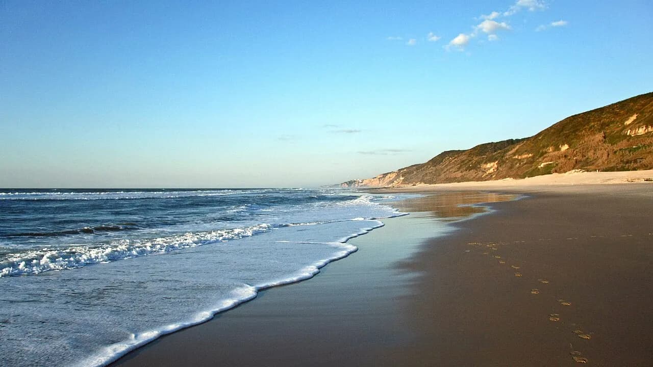 Praia da Falca © Vitor Oliveira, Torres Vedras (Wikimedia)