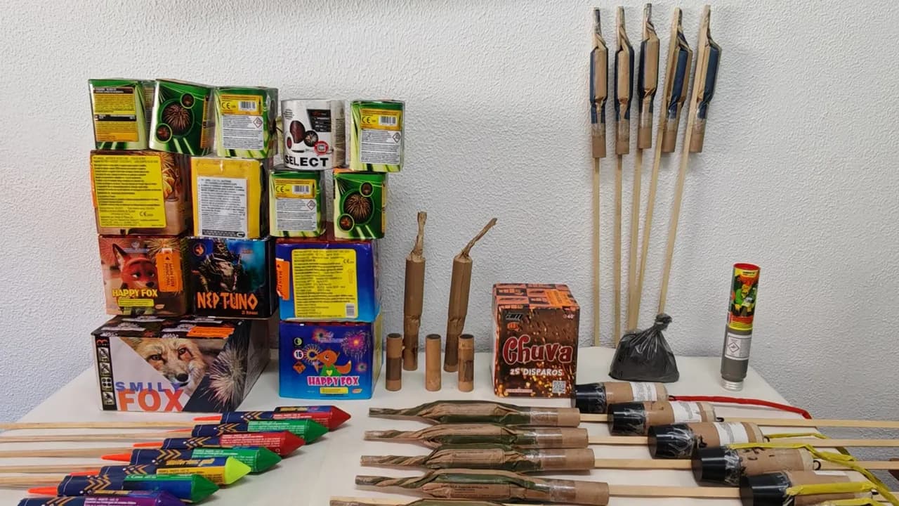 Apreensão de arma e artigos pirotécnicos ©GNR
