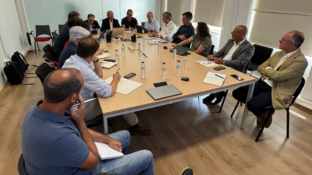 Reunião da Comissão de Acompanhamento criada na sequência da situação de emergência ambiental no Rio Lis e na Praia da Vieira @CM Marinha Grande 