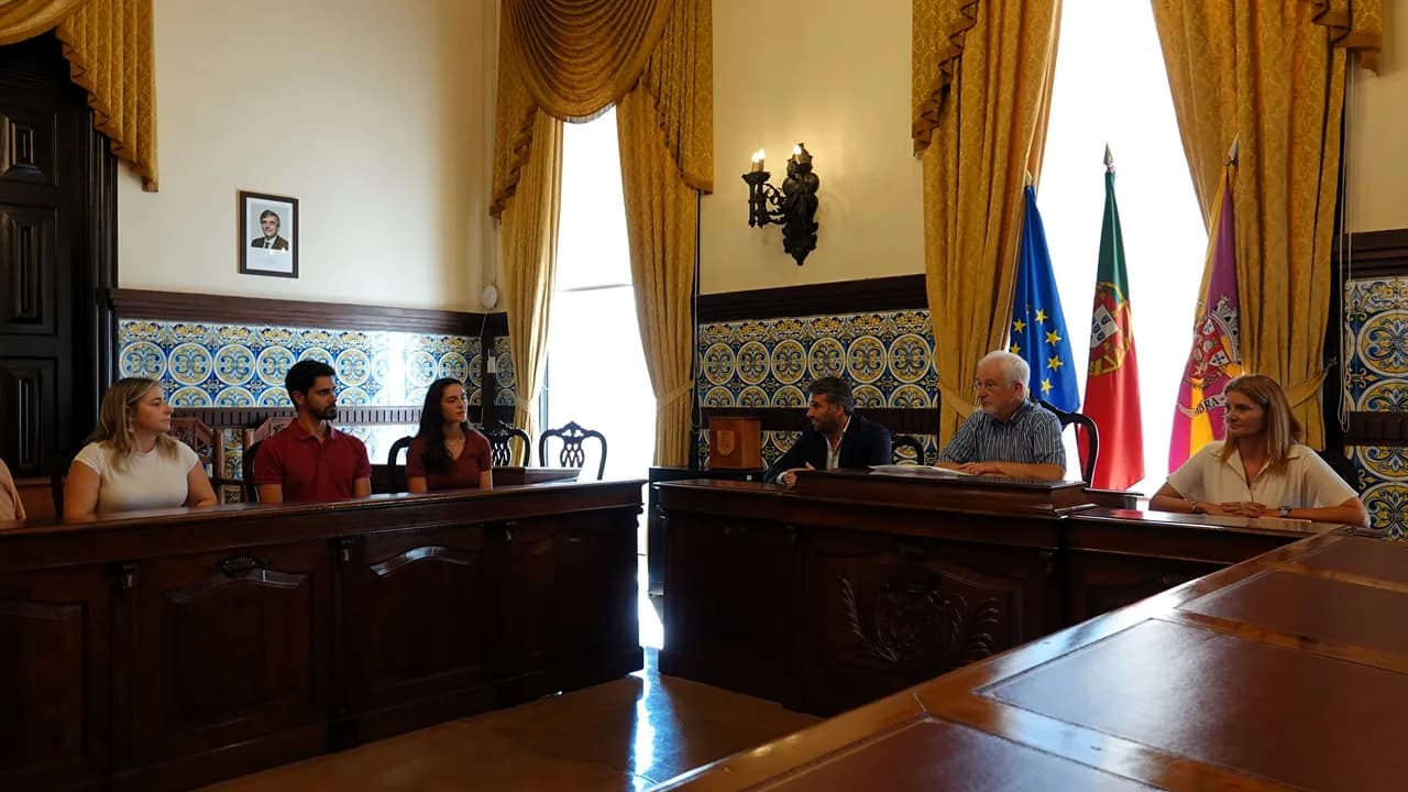 Vencedores do Orçamento Participativo Jovem 2025 recebidos nos Paços do Concelho @CM Coimbra