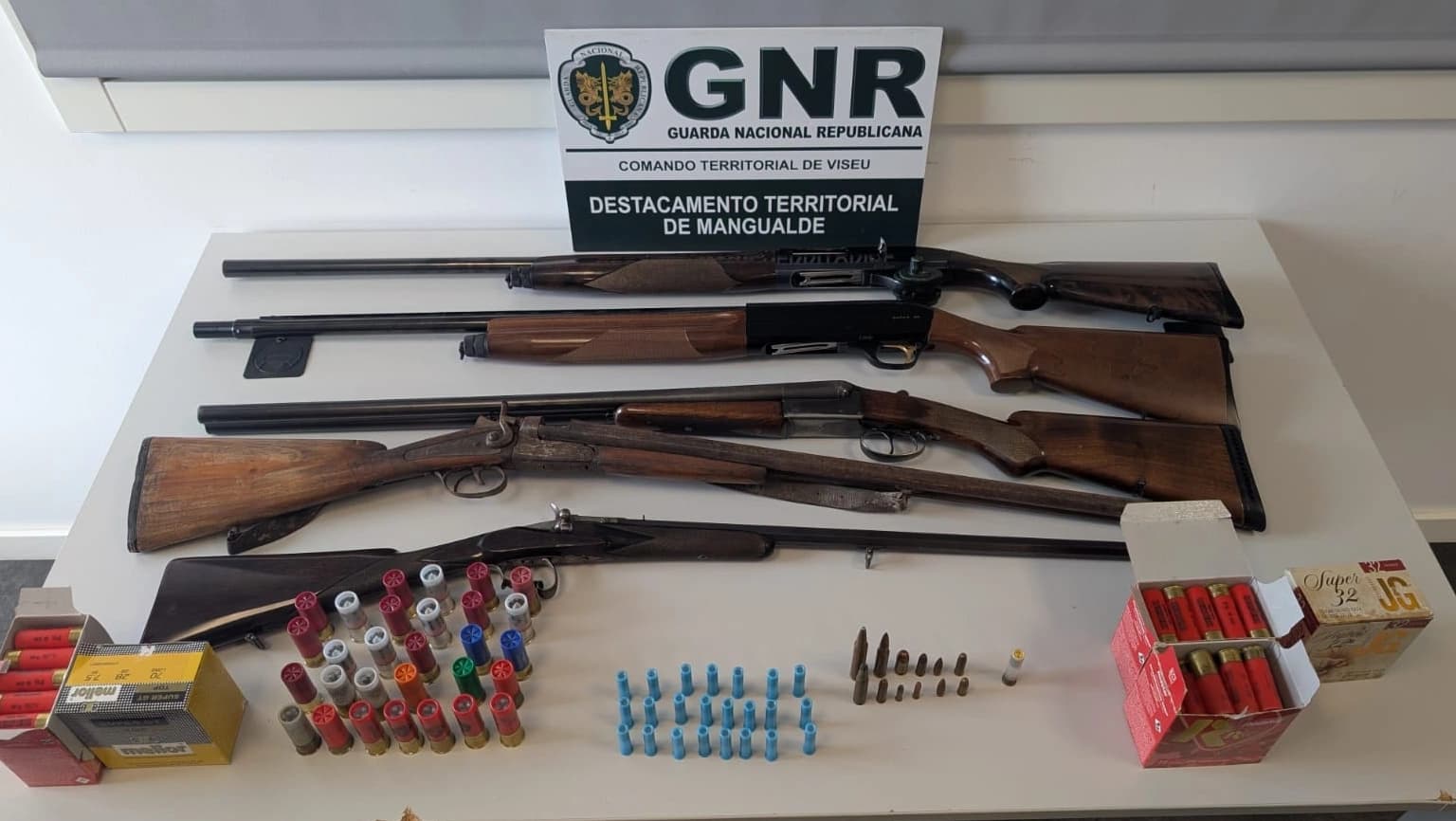Material apreendido @GNR Viseu 