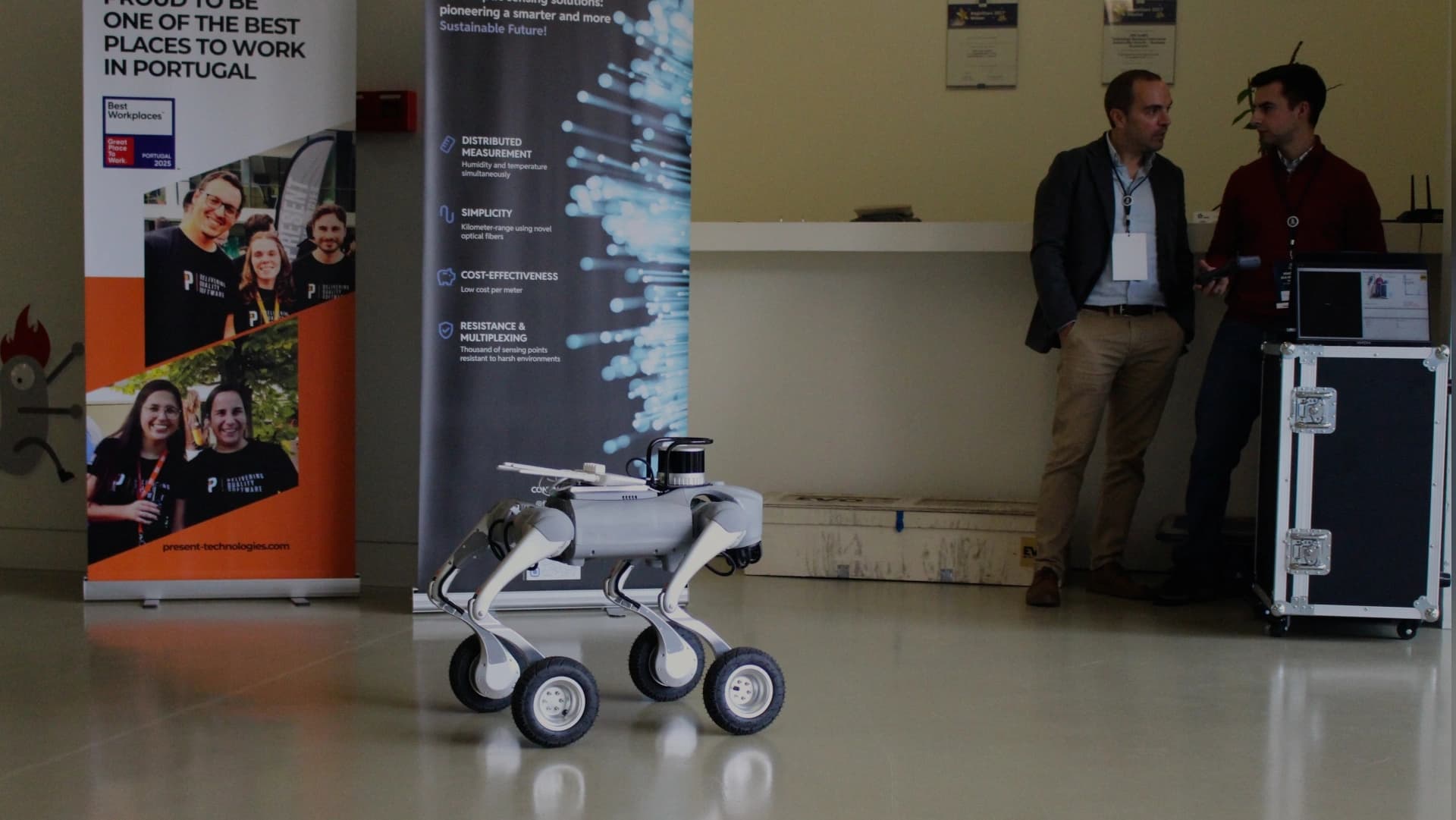 Demonstração de robô da EvoEorkforce @Central Press