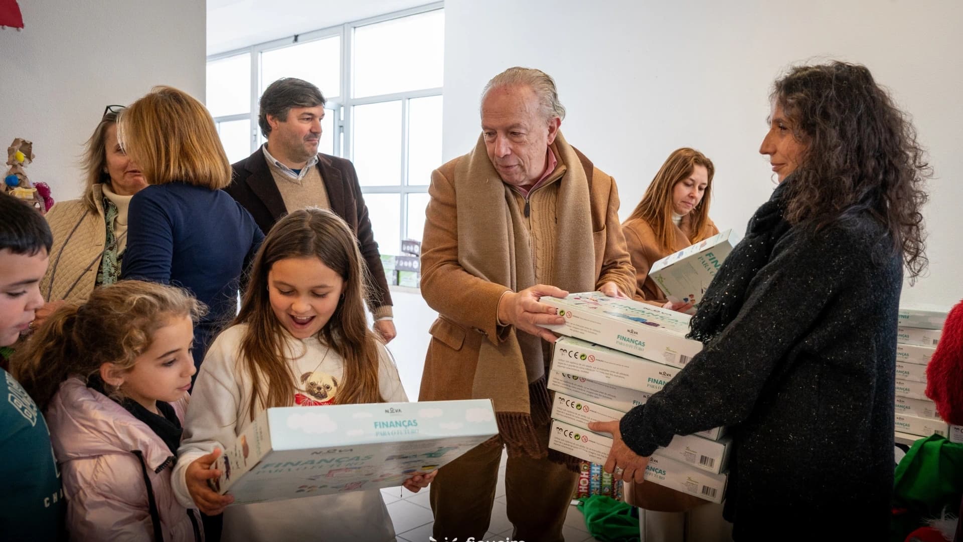 Santana Lopes entrega presentes às crianças @CM Figueira da Foz 