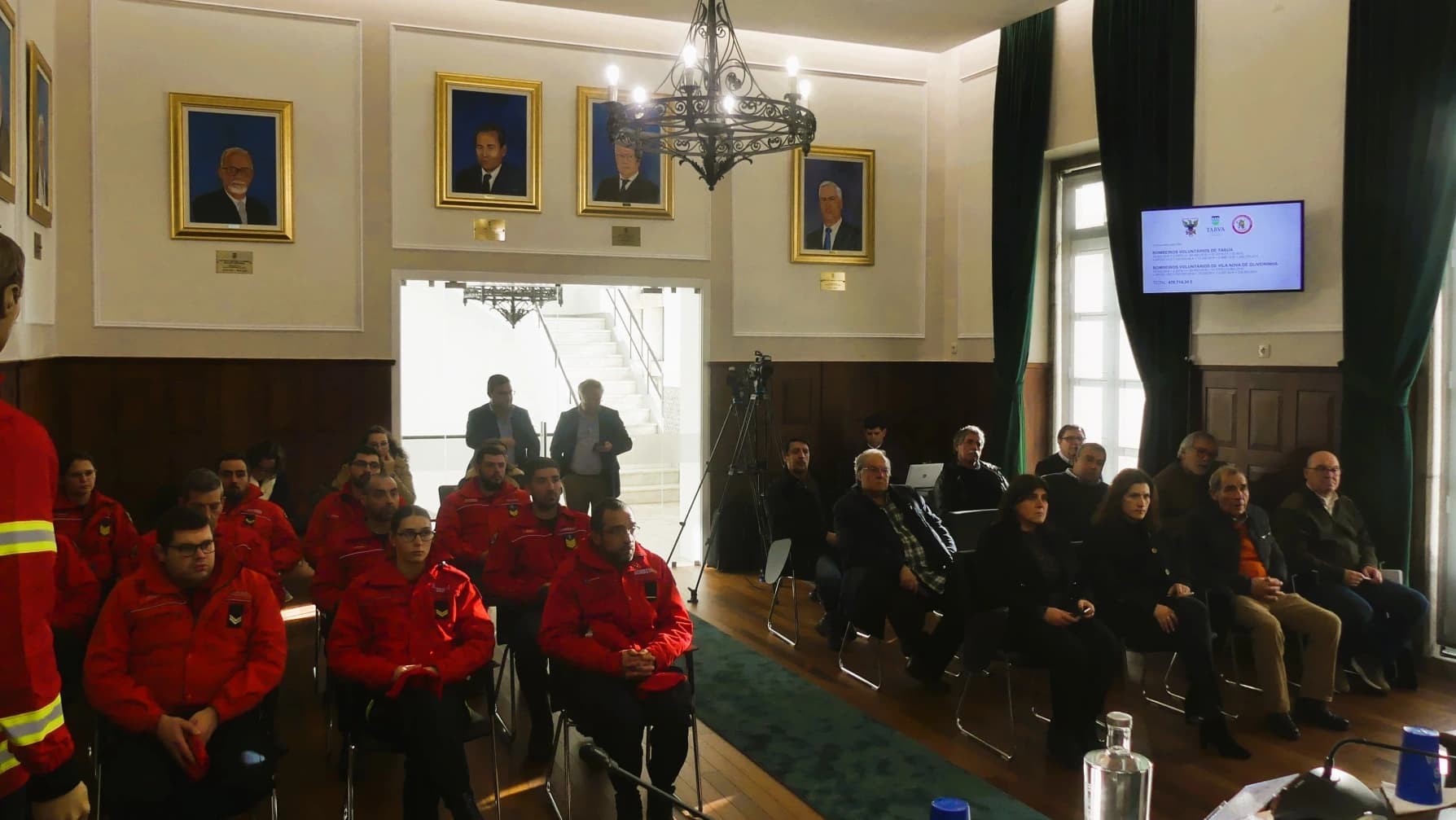 Entrega de EPIS aos bombeiros do concelho @CM Tábua 