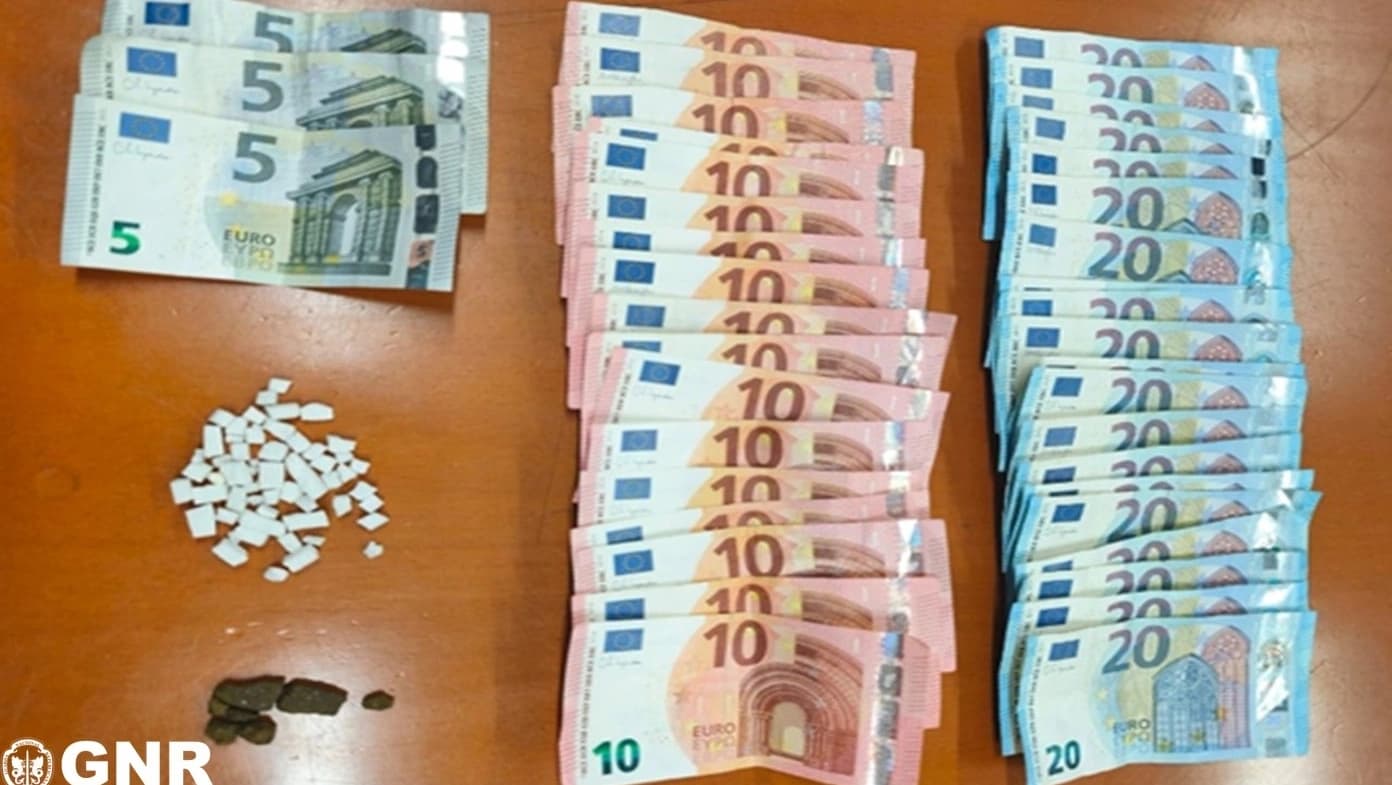 Material apreendido @GNR Braga 