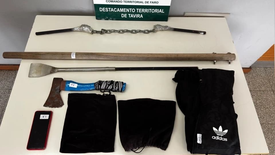 Material apreendido @GNR Faro 