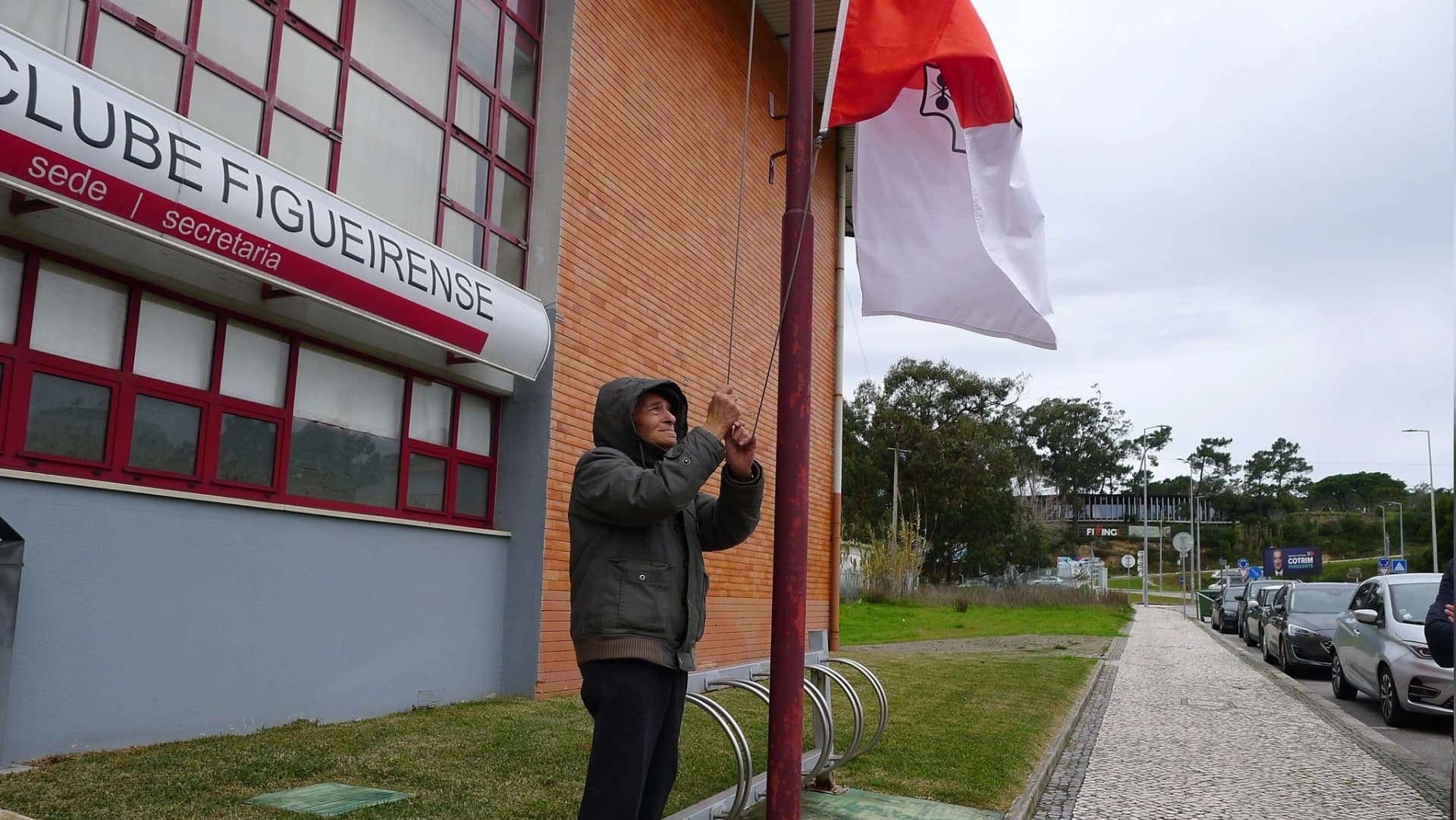 José Rolinho Sopas hasteou a bandeira do Ginásio @GCF 