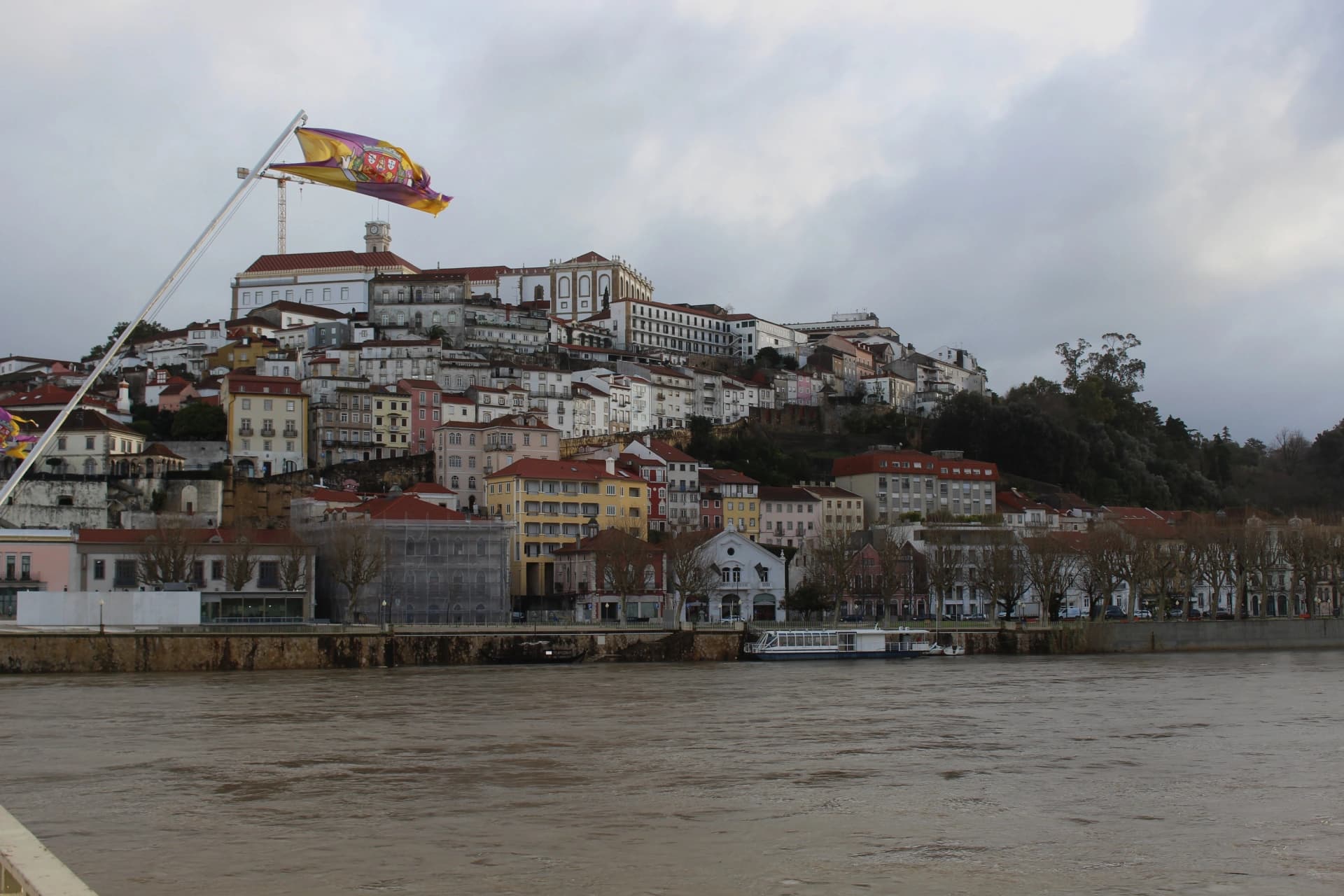 Coimbra vista da Ponte de Santa Clara junto ao rio @Carolina Barata Central Press