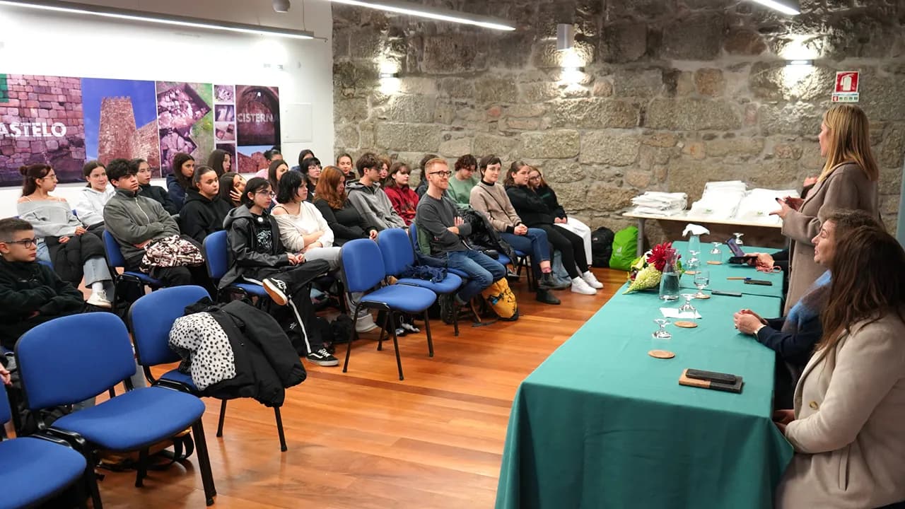 Alunos Erasmus italianos recebidos pelo executivo @CM Lamego