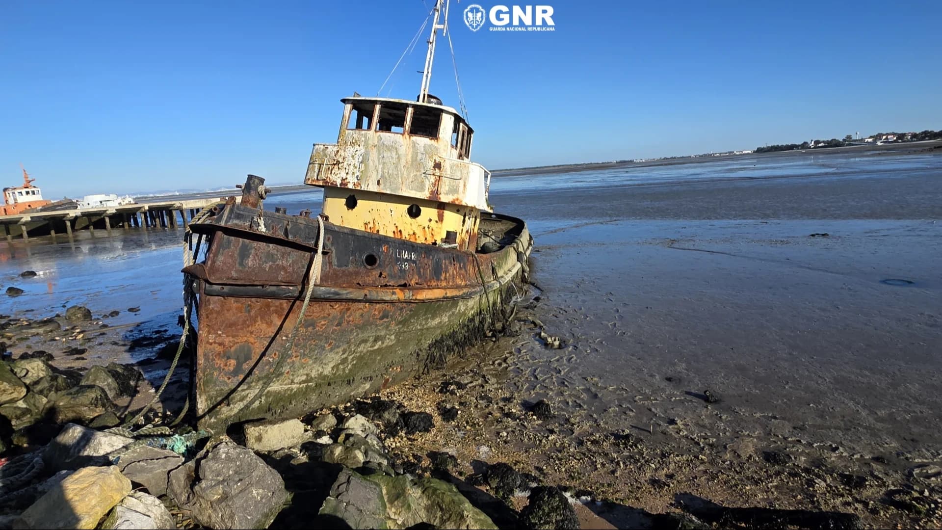 GNR intensifica fiscalização ambiental junto a embarcações abandonadas @GNR- UCCF