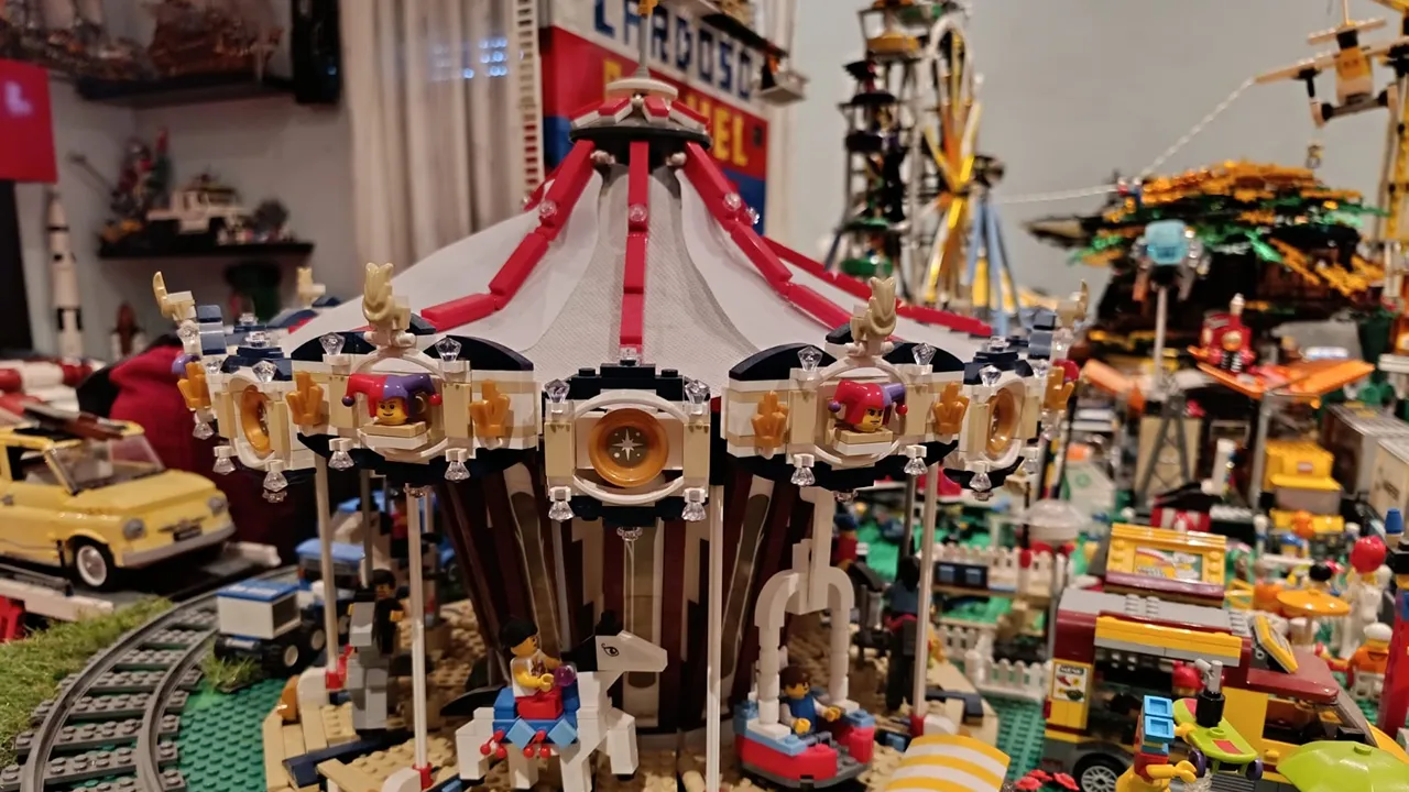 Colecionador de LEGO de Teomil mostra os seus “tesouros” na Biblioteca Municipal @DR 