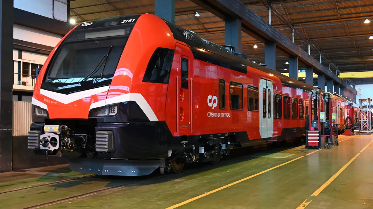Automotora Stadler ©Comboios de Portugal