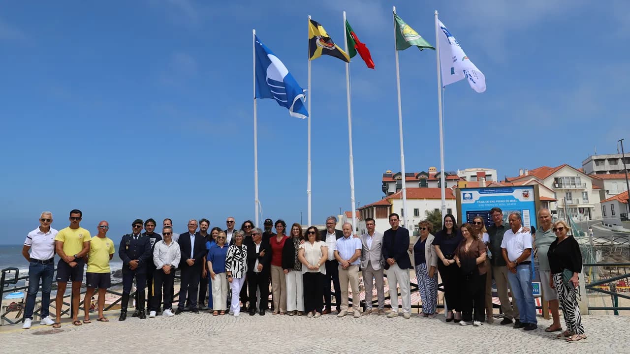 Hastear de bandeiras @CM Marinha Grande