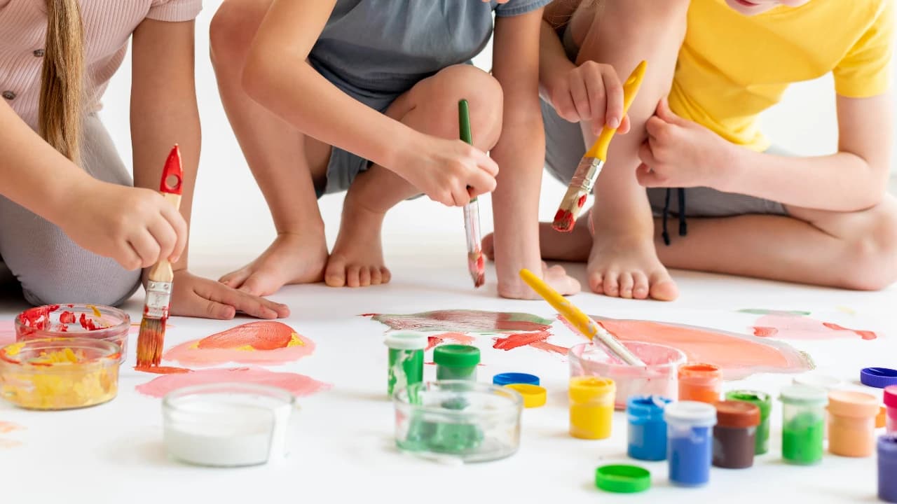 Crianças em atividade @freepik