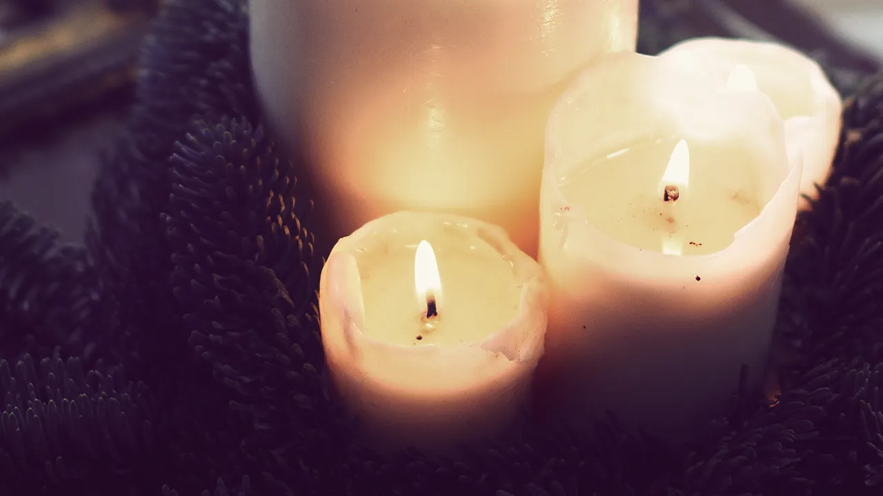 Velas @wirestock freepik