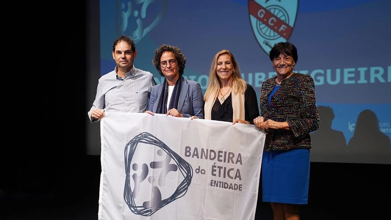 Ginásio recebe Bandeira de Ética @GCF