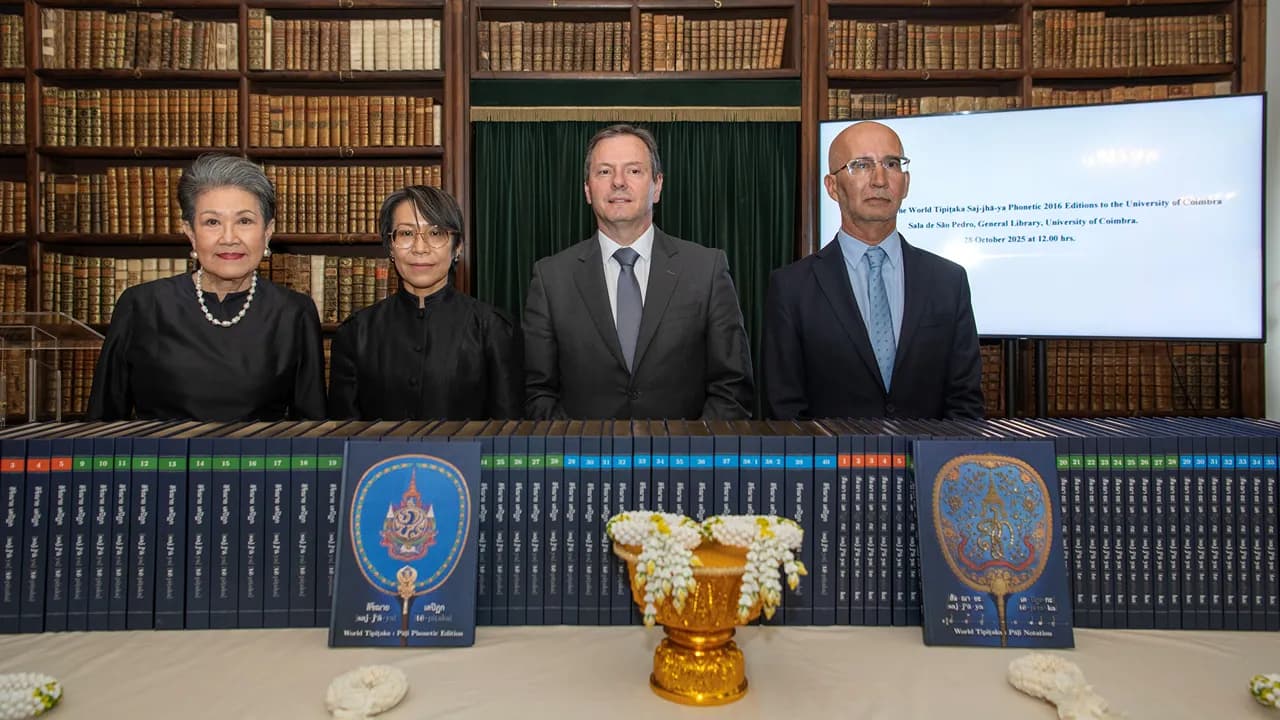Biblioteca Geral da UC recebe doação tailandesa de 80 volumes @UC