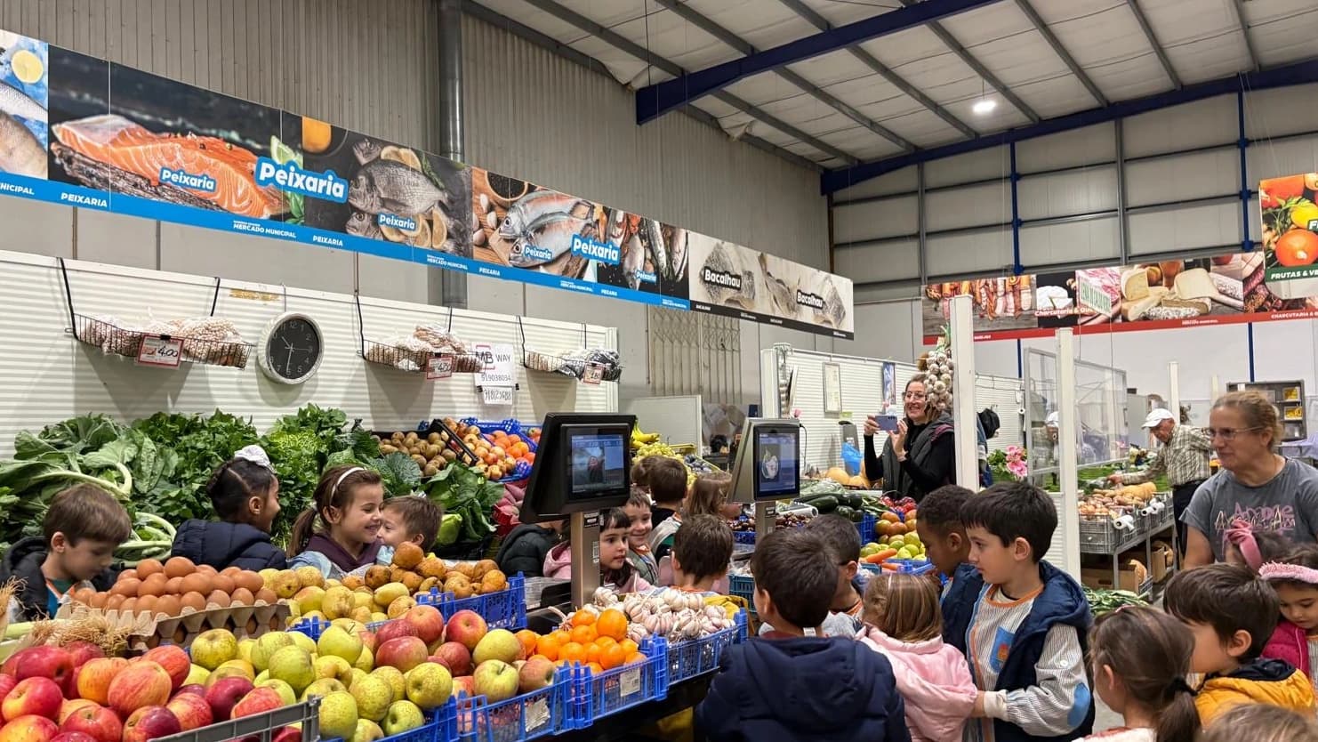 "Pequenos Exploradores" no Mercado Municipal @CM Marinha Grande