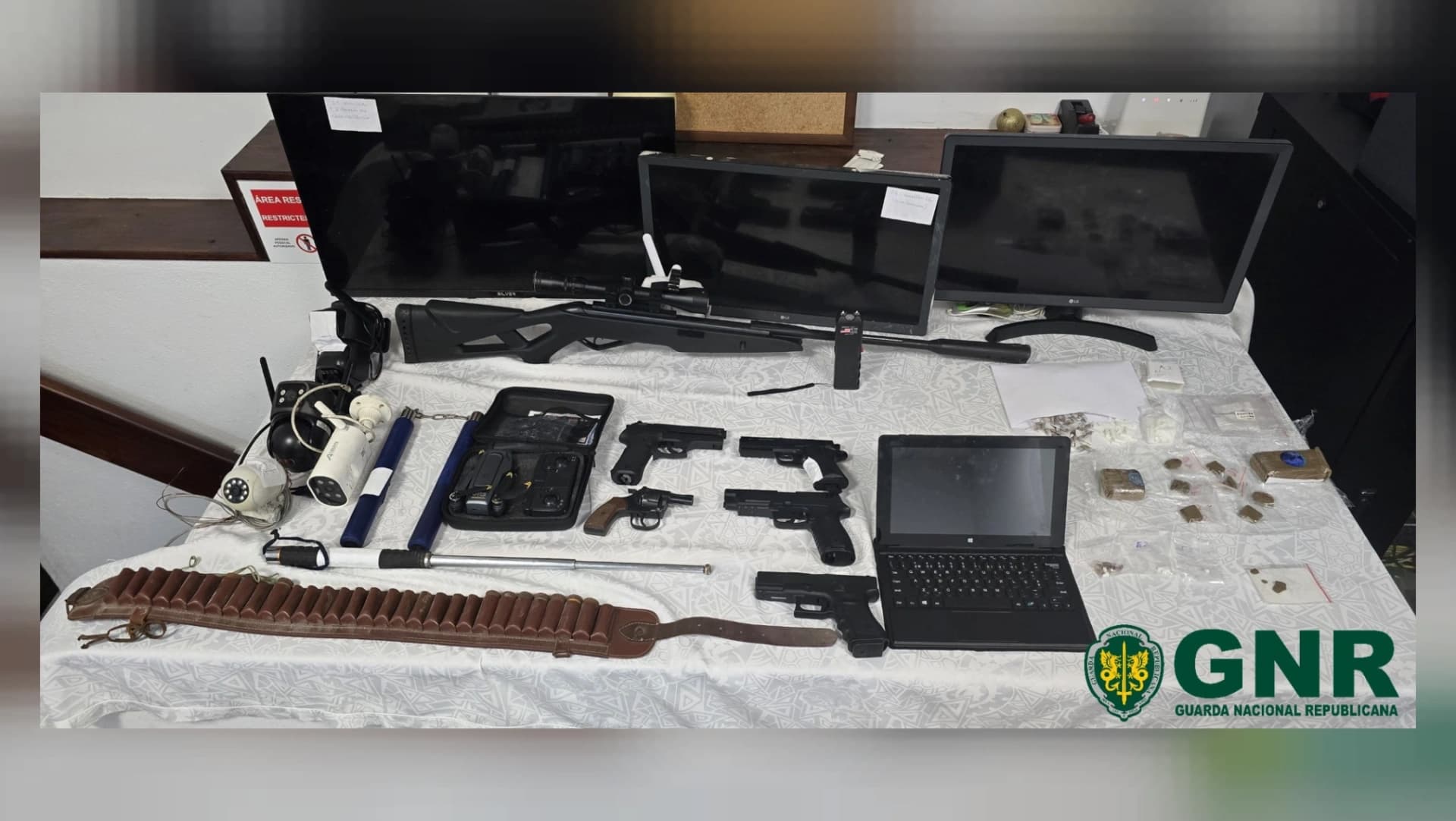 Material apreendido @GNR Aveiro