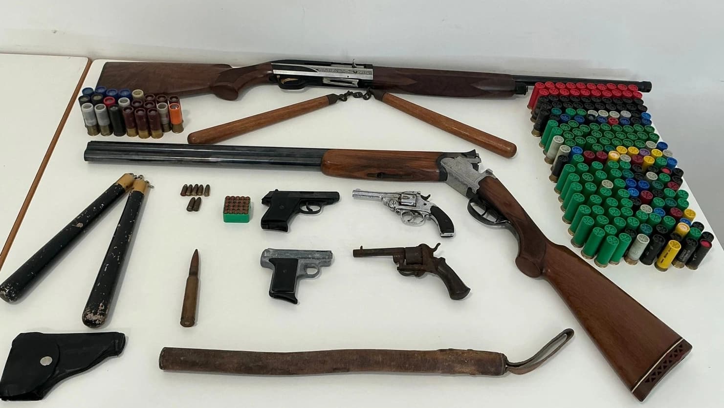 Material apreendido @GNR Braga