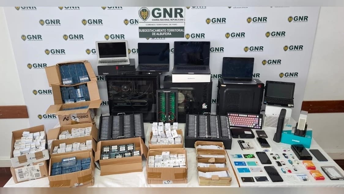 Material apreendido @GNR Faro