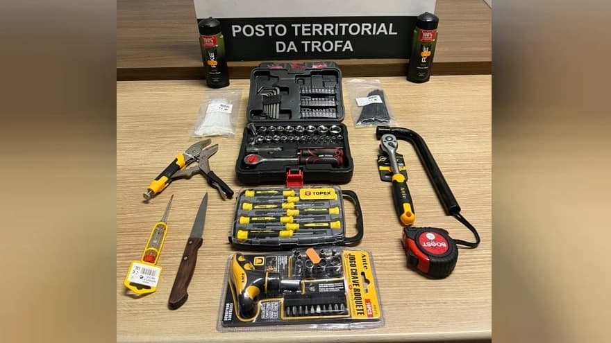 Material apreendido @GNR Porto