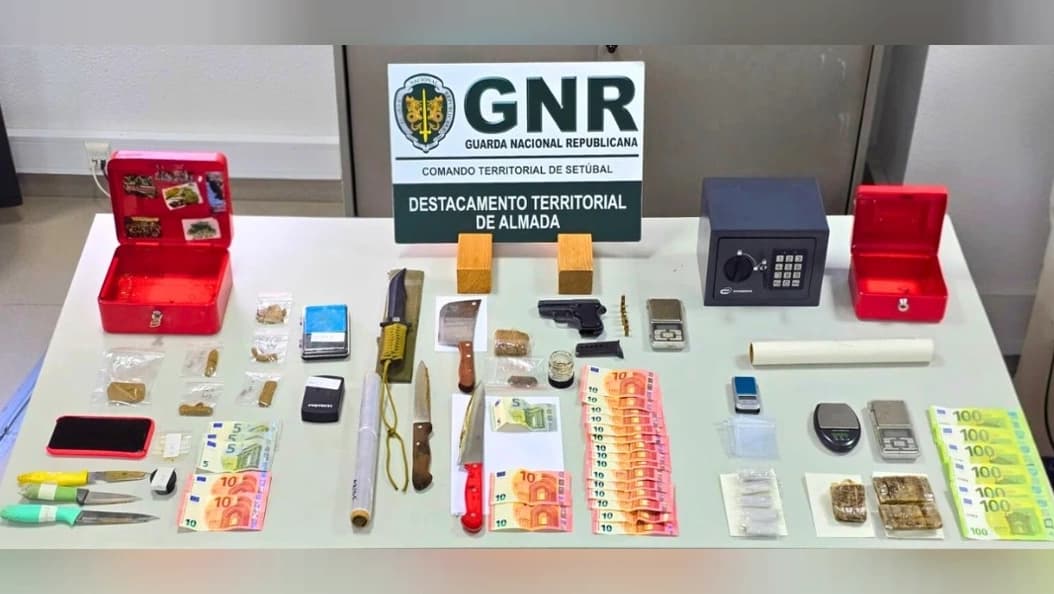 Material apreendido @GNR Setúbal