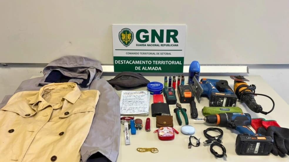 Material apreendido @GNR Setúbal