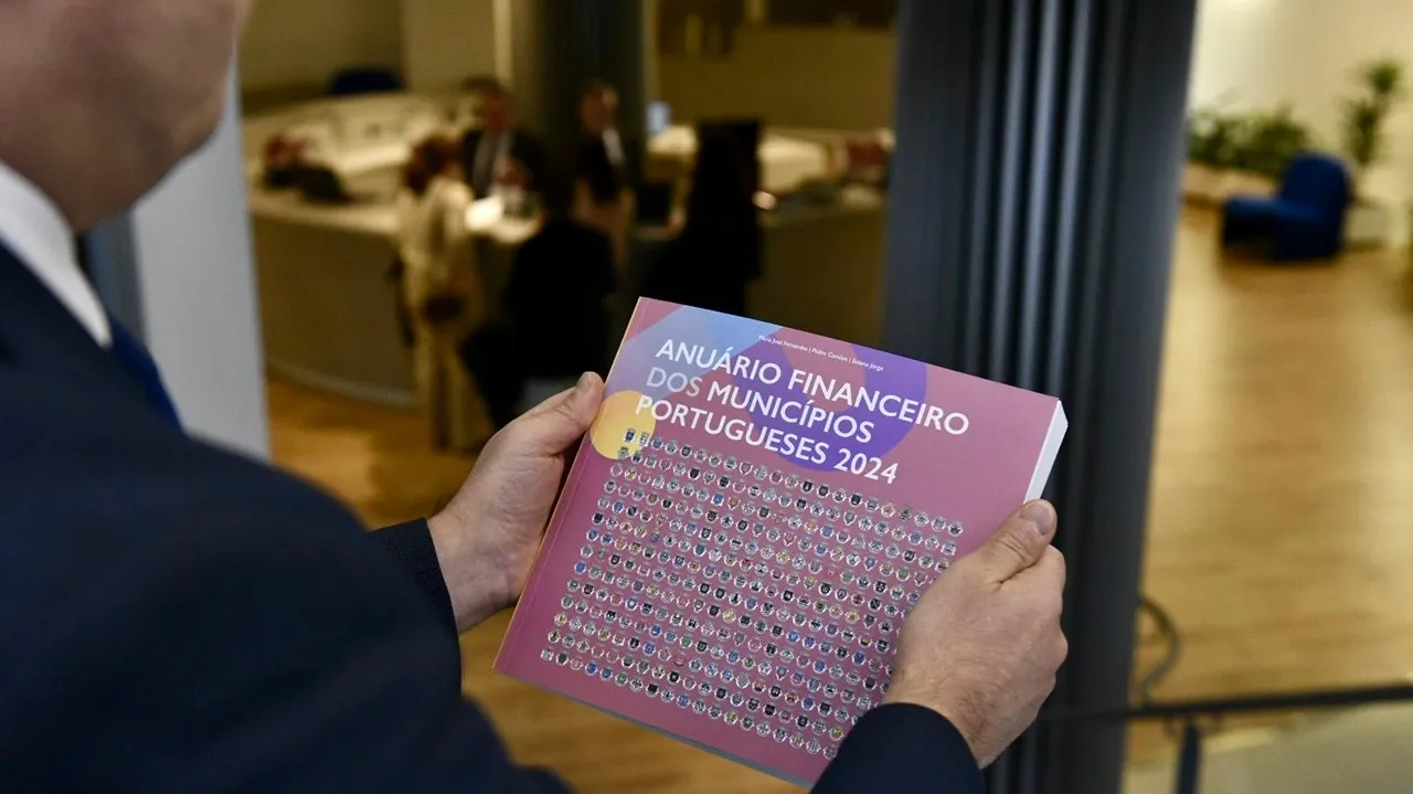 Anuário Financeiro ©CMM