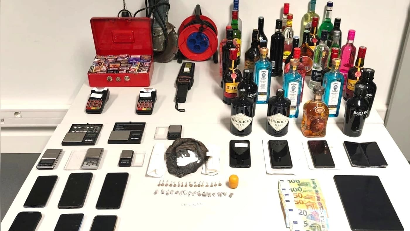 Material apreendido @GNR Porto