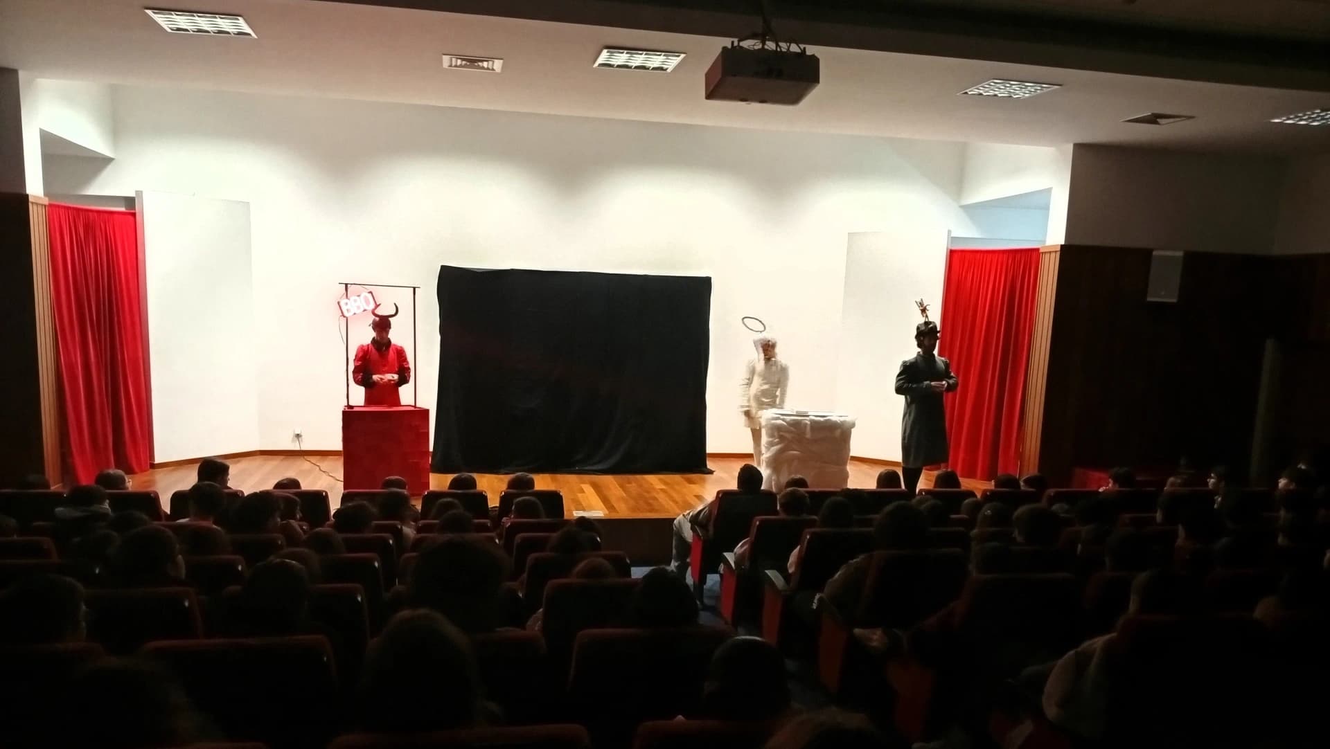 Peça de teatro "Auto da Barca do Inferno" @CM Cantanhede