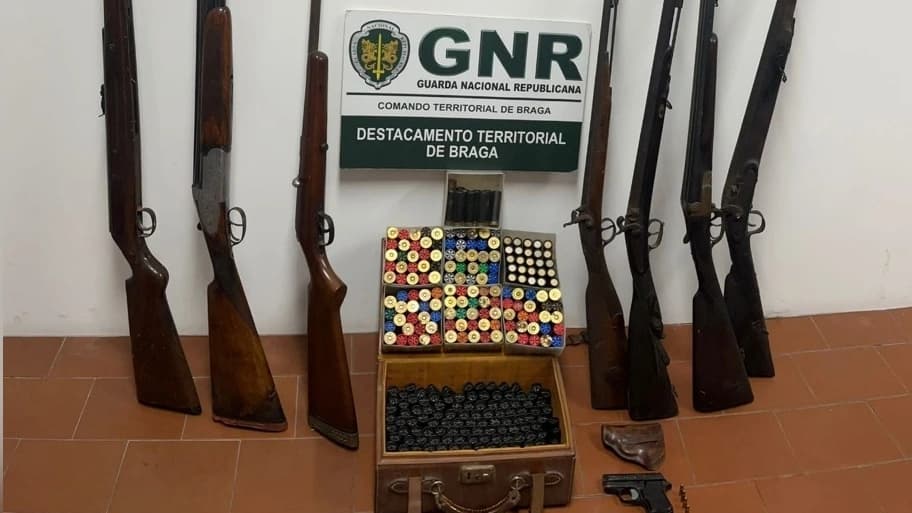 Material apreendido @GNR Braga