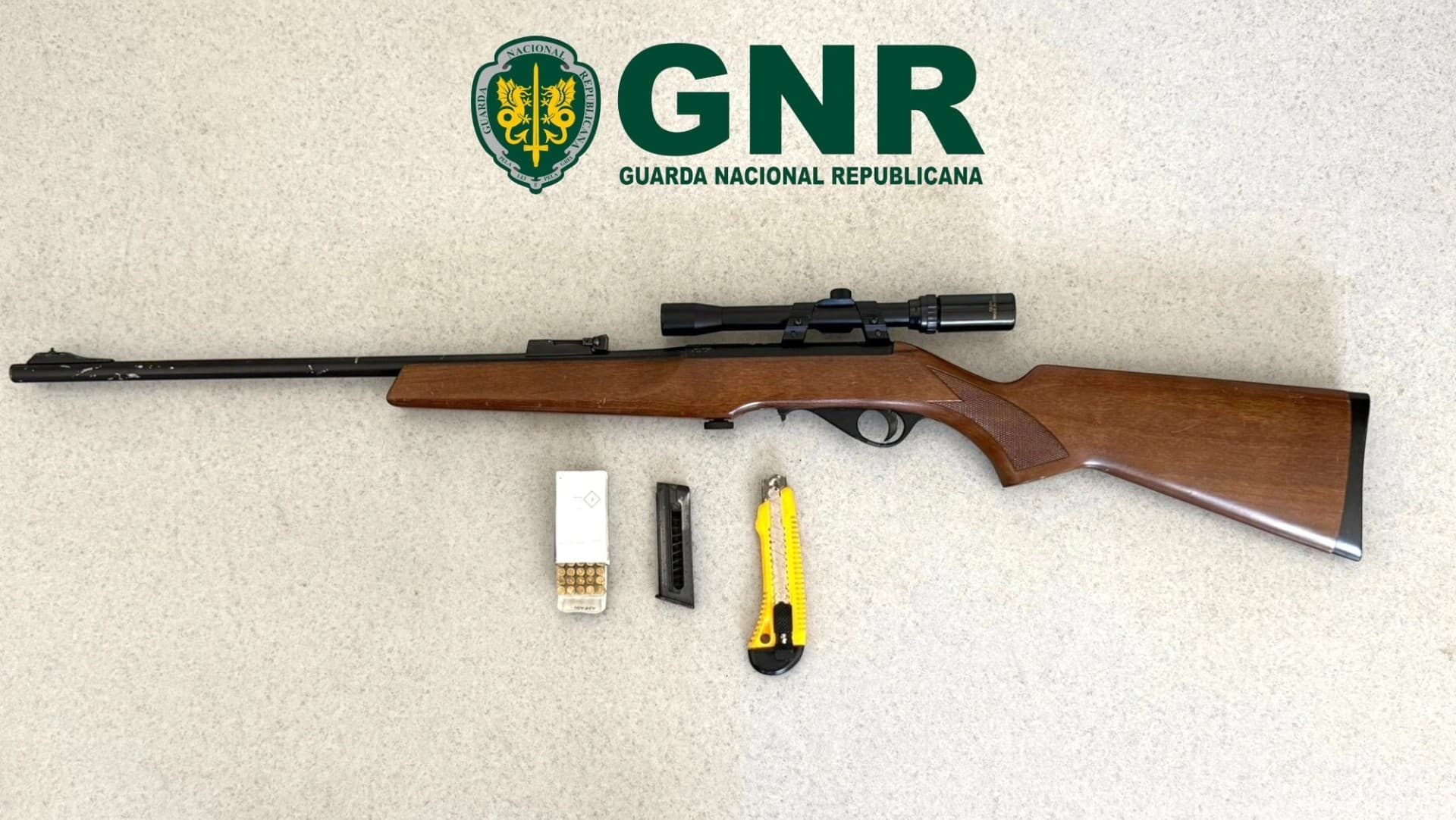 Material apreendido @GNR Porto