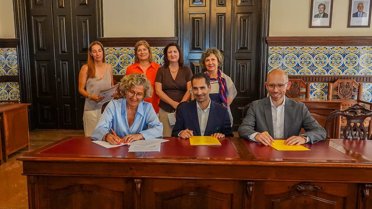 Assinatura do contrato de empréstimo @CM Coimbra