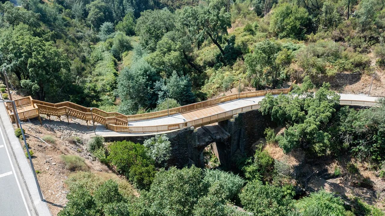 Ponte Pedonal da Ribeira de Moninho @CM Pampilhosa da Serra