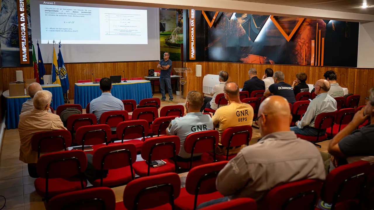 Sessão de esclarecimento sobre os Planos de Emergência Internos das barragens @CM Pampilhosa da Serra