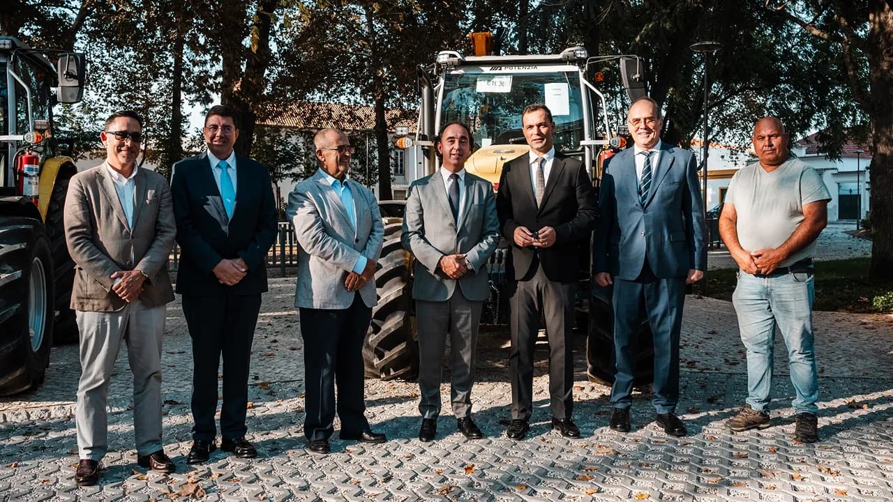 Autarquia recebeu trator para gestão de faixas de combustível @CM Óbidos